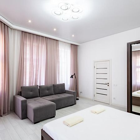 Romari Апартаменти Куліша 41 Lviv Ngoại thất bức ảnh
