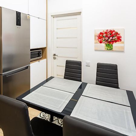 Romari Апартаменти Куліша 41 Lviv Ngoại thất bức ảnh