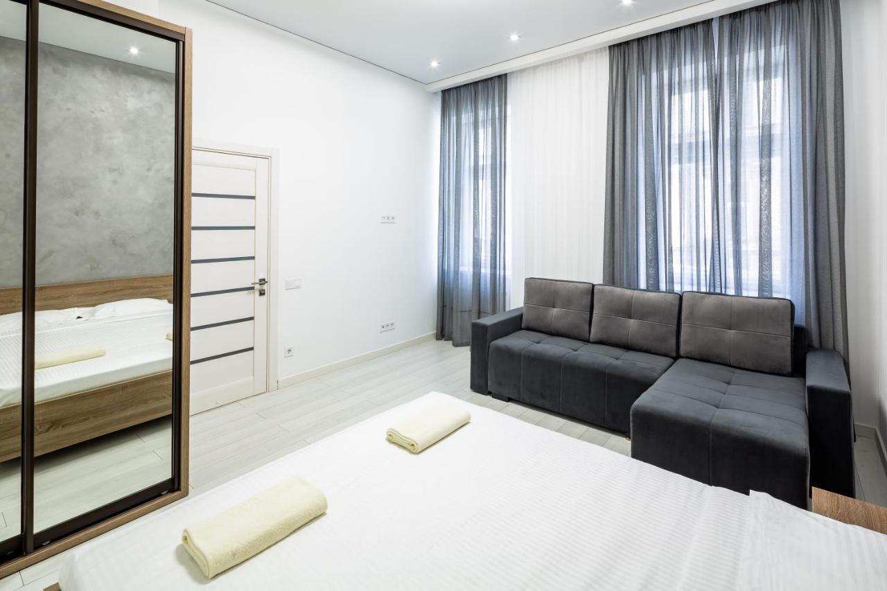 Romari Апартаменти Куліша 41 Lviv Ngoại thất bức ảnh