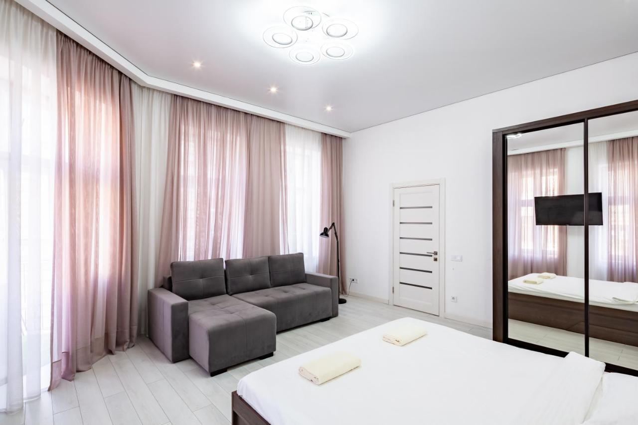 Romari Апартаменти Куліша 41 Lviv Ngoại thất bức ảnh