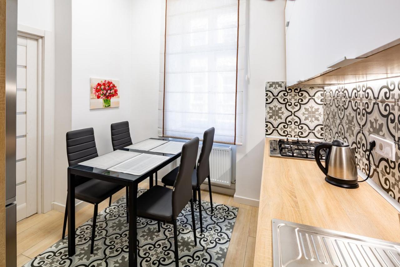 Romari Апартаменти Куліша 41 Lviv Ngoại thất bức ảnh